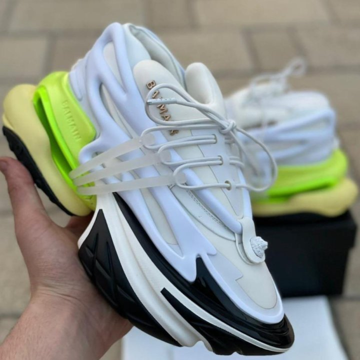 Новые кроссовки