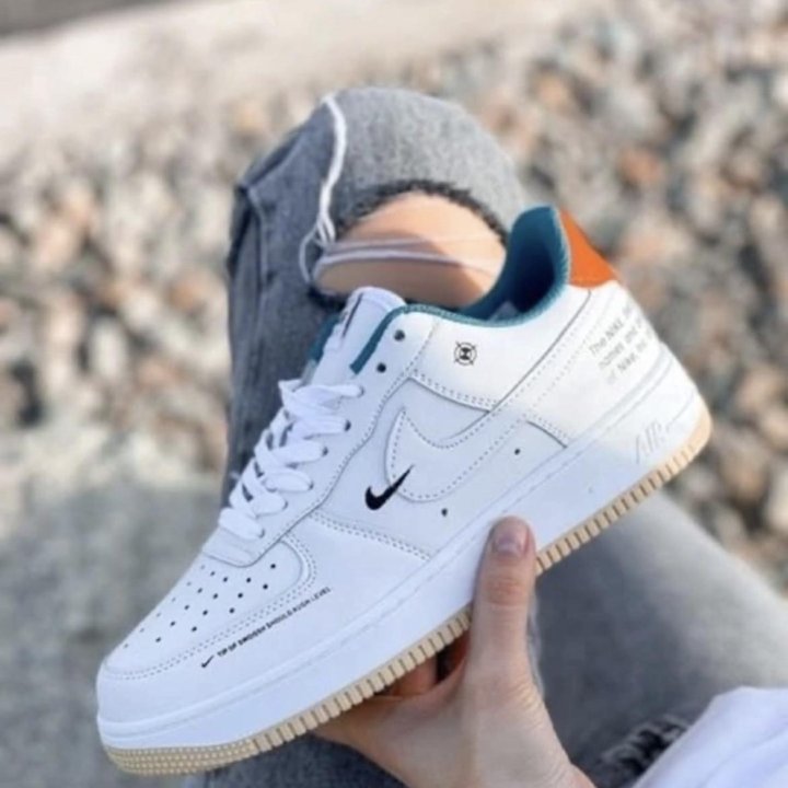 Кроссовки Nike