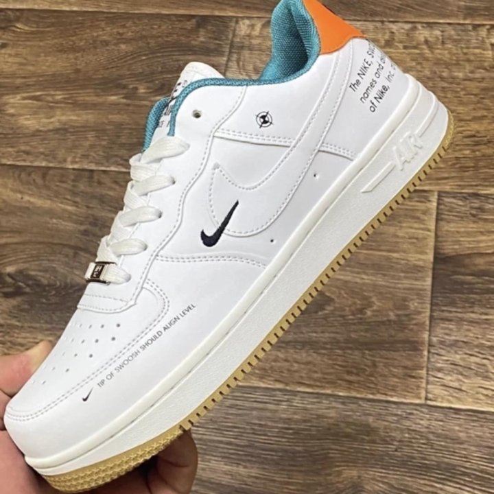 Кроссовки Nike