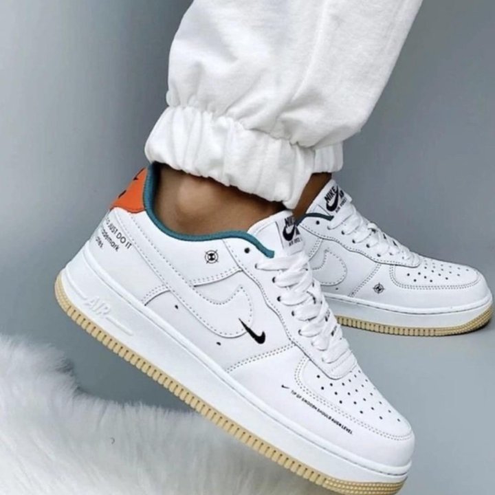 Кроссовки Nike