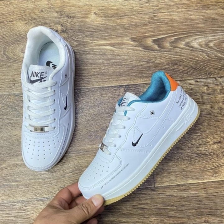 Кроссовки Nike