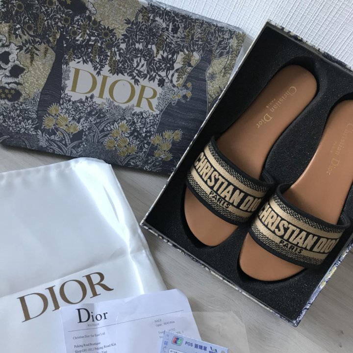 Шлепки диор