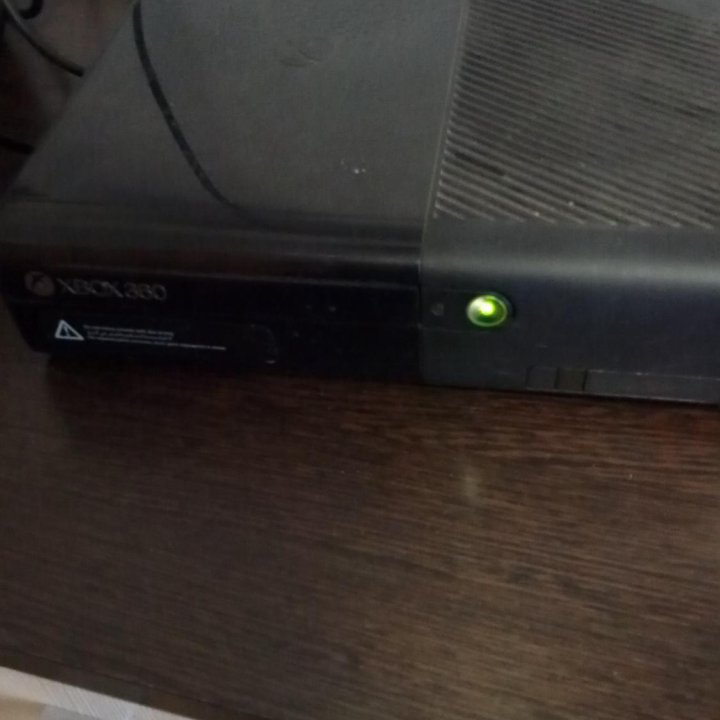 Xbox 360 250гб+ 2 Джостика