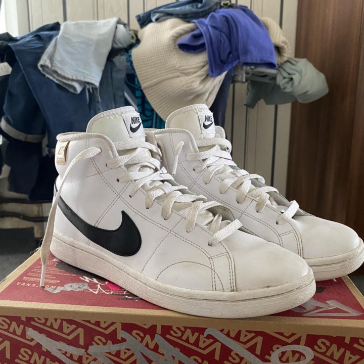 Nike Court Royale 2 Mid