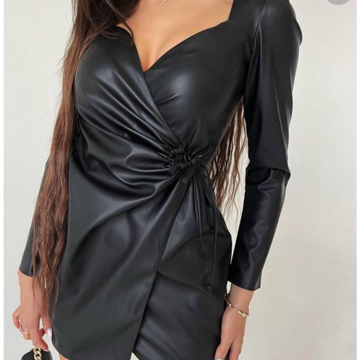 Продам новое платье Zara из эко кожи р. XS