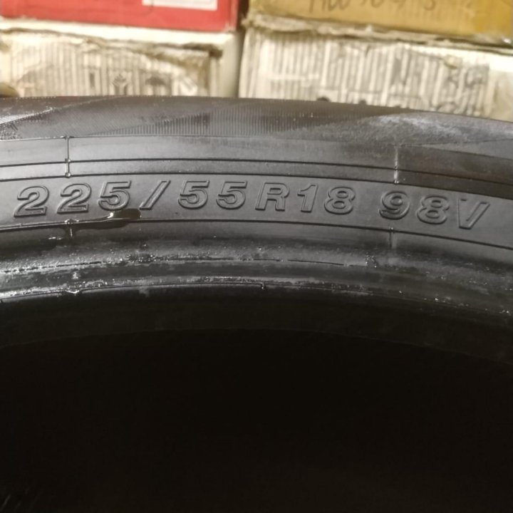 225/55 R18 Yokohama BluEarth AE50 4 шт