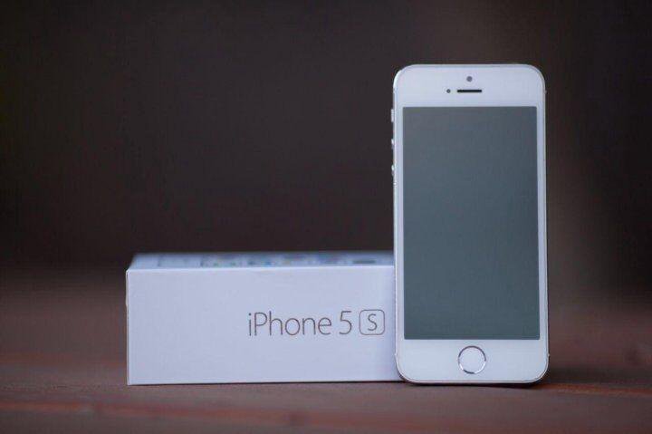 iPhone 5S 32Gb белый