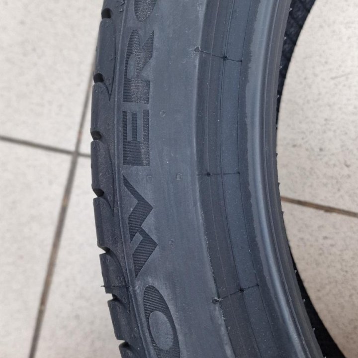 Pirelli Powergy 225 40 19