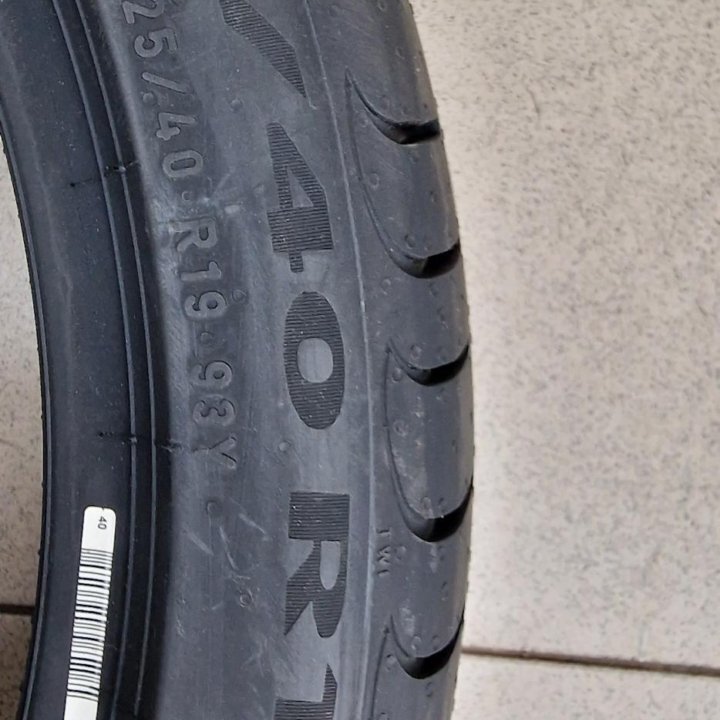 Pirelli Powergy 225 40 19