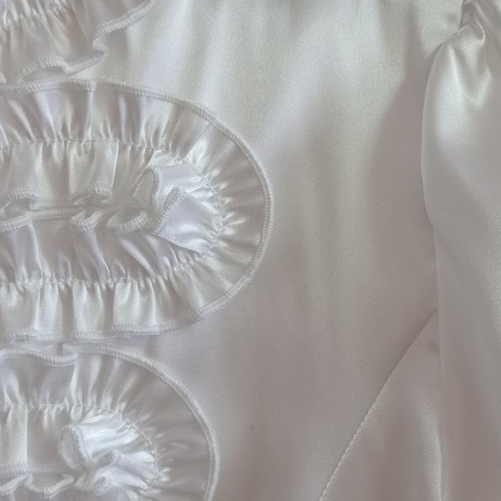 Блузка новая белая