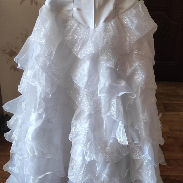 Свадебное платье б/у