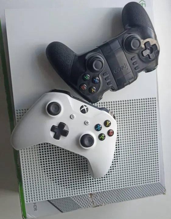 Игровая приставка XBOX ONE S 1tb