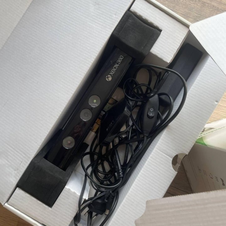 Xbox 360 E Console 250 GB Model 1538