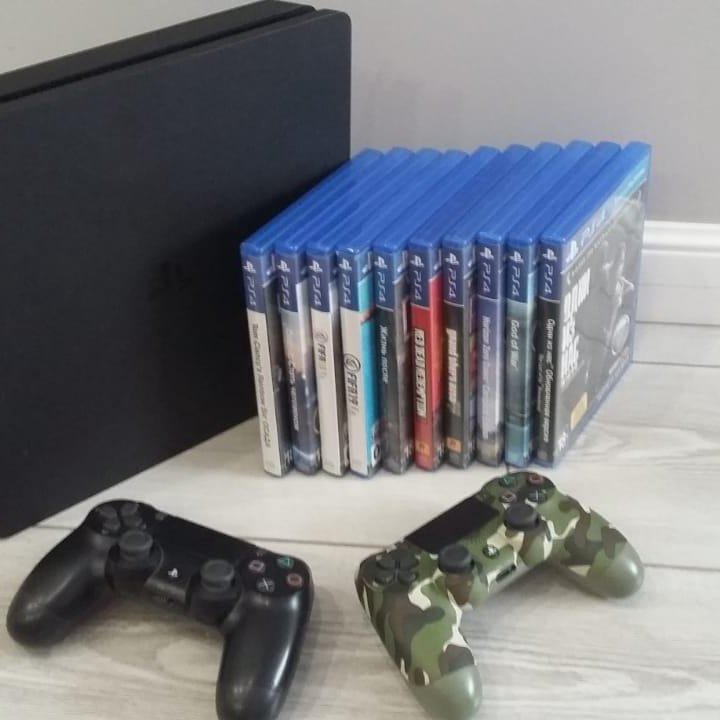 Приставка PS4 slim