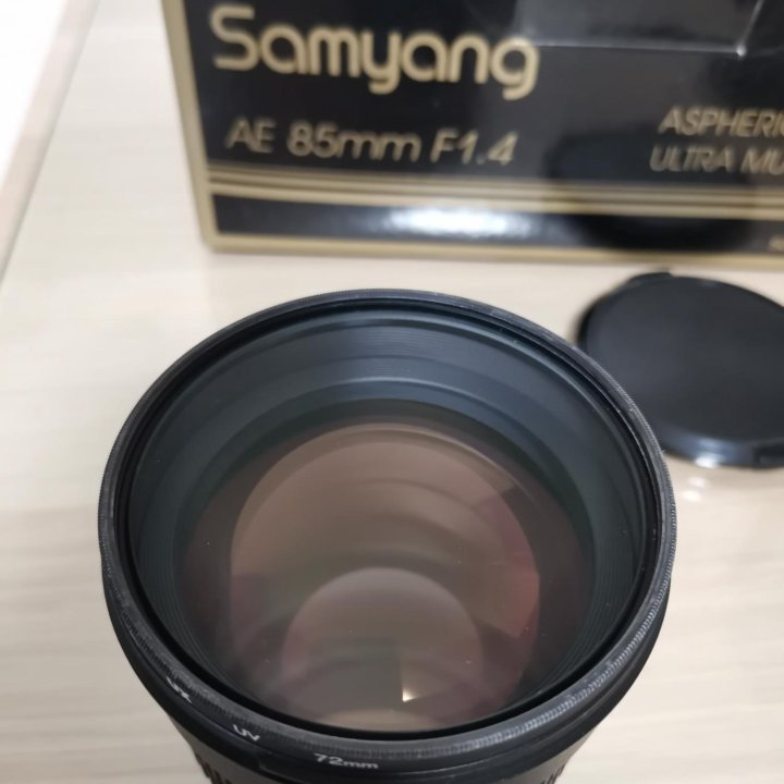 Samyang 85mm f 1.4