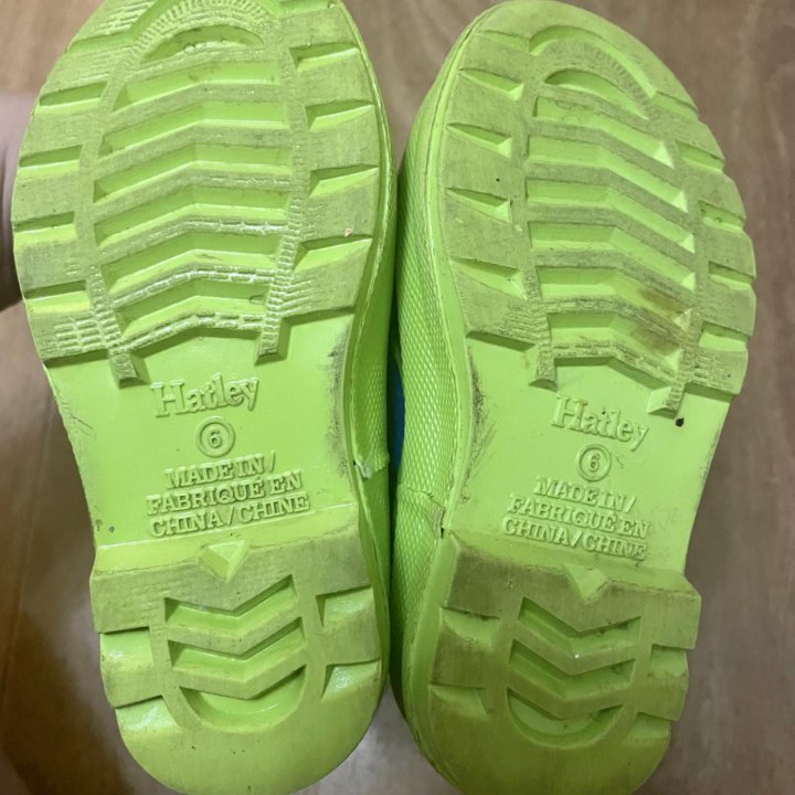 Резиновые сапоги