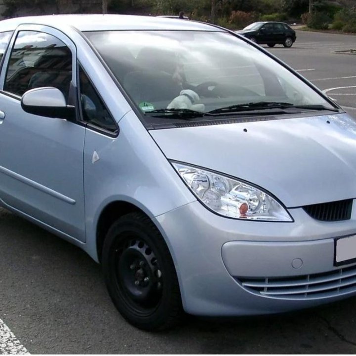 В разборе Mitsubishi Colt