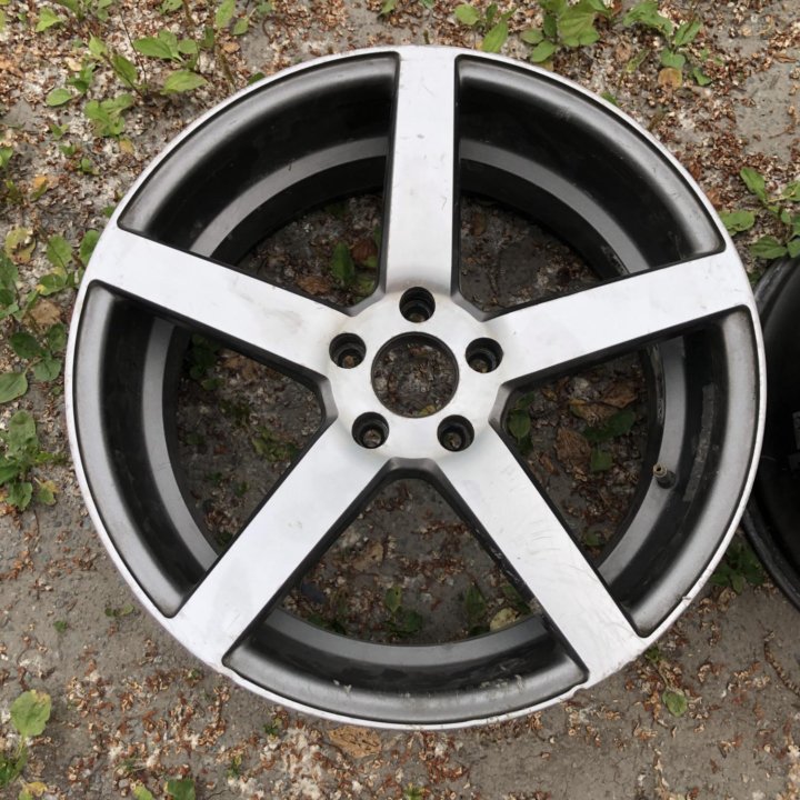 Диск литой R19 5/114 Vossen 1шт кривой