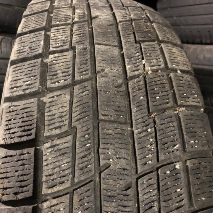 215/65 R16 шина зимняя Йокогама 1шт