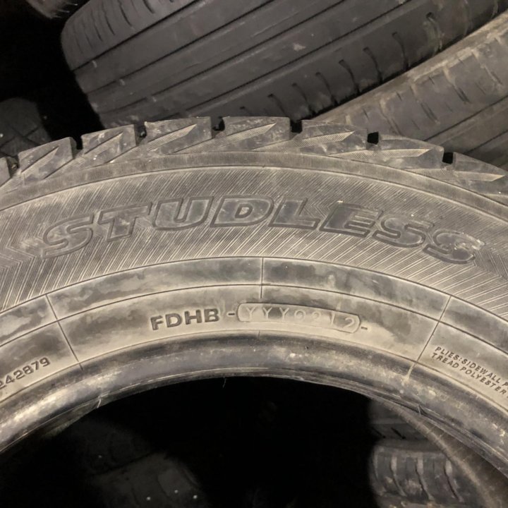 215/65 R16 шина зимняя Йокогама 1шт