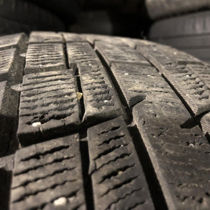 215/65 R16 шина зимняя Йокогама 1шт