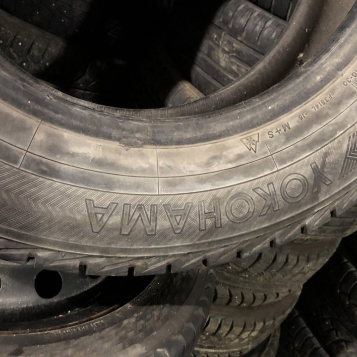 215/65 R16 шина зимняя Йокогама 1шт