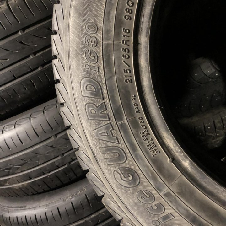 215/65 R16 шина зимняя Йокогама 1шт