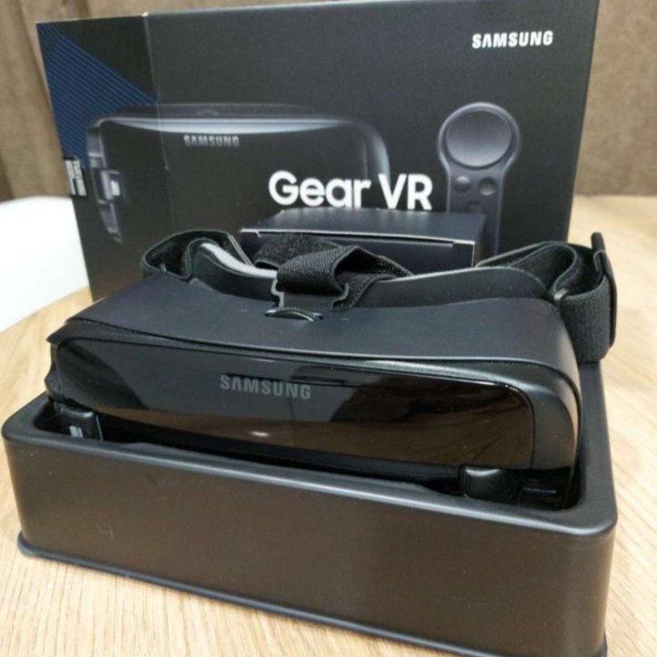 Samsung gear VR with controller