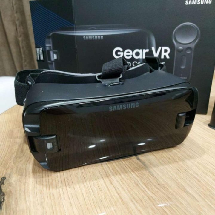 Samsung gear VR with controller