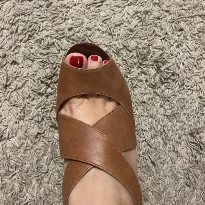 Босоножки на платформе