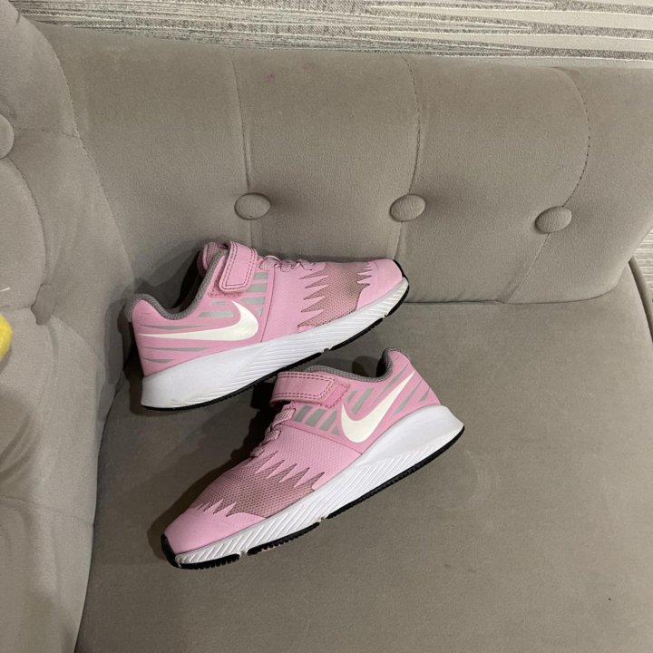 Кроссовки Nike