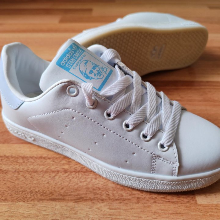 Кроссовки Adidas Stan Smith. Новые. 39-40 размер.