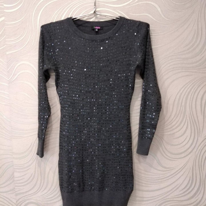 Платье с пайетками