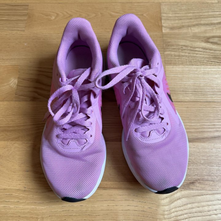 Кроссовки Nike