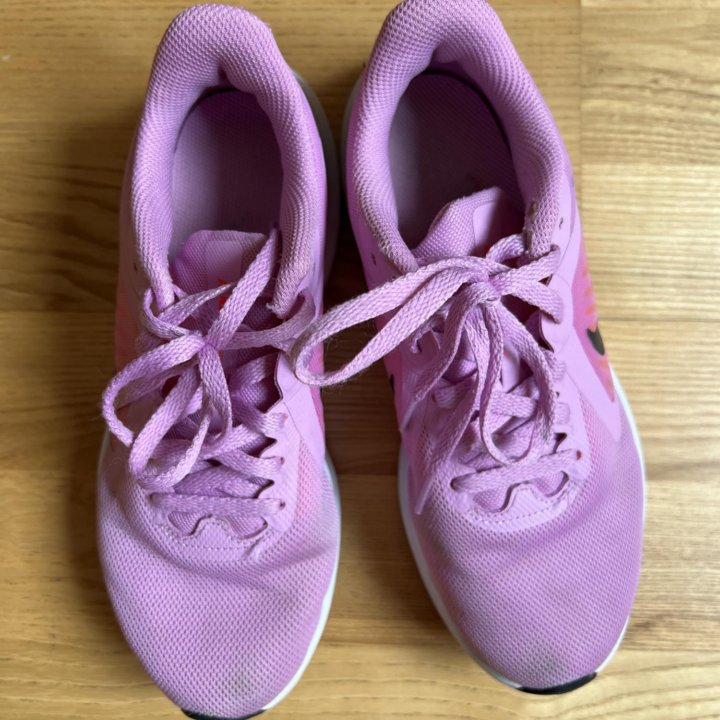 Кроссовки Nike