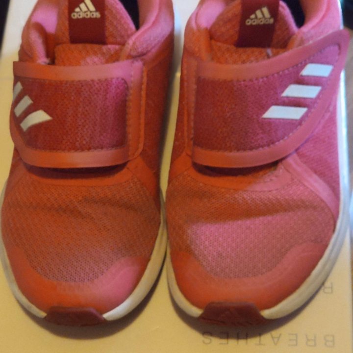 Кроссовки адидас