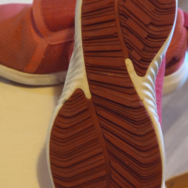 Кроссовки адидас