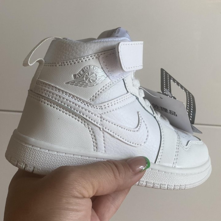 Кроссовки новые детские Nike Air Force 1