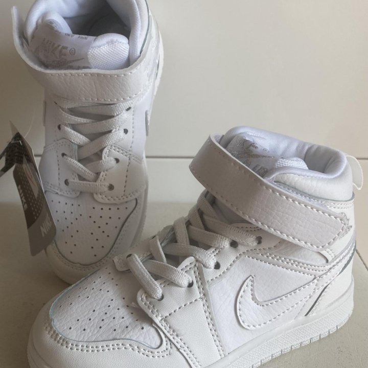 Кроссовки новые детские Nike Air Force 1