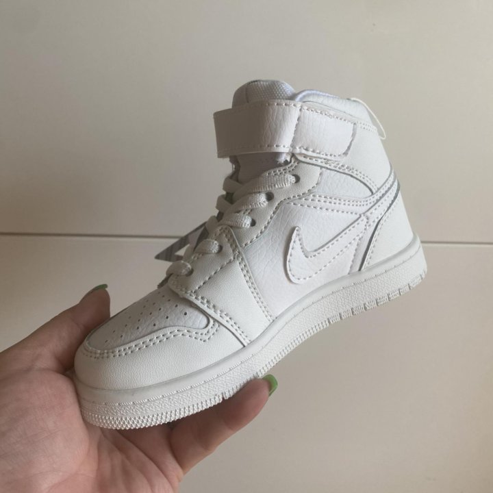 Кроссовки новые детские Nike Air Force 1