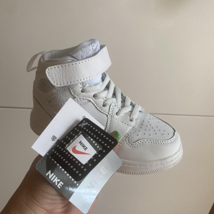 Кроссовки новые детские Nike Air Force 1