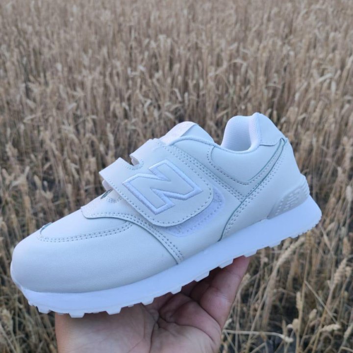 Кроссовки новые подростковые New Balance