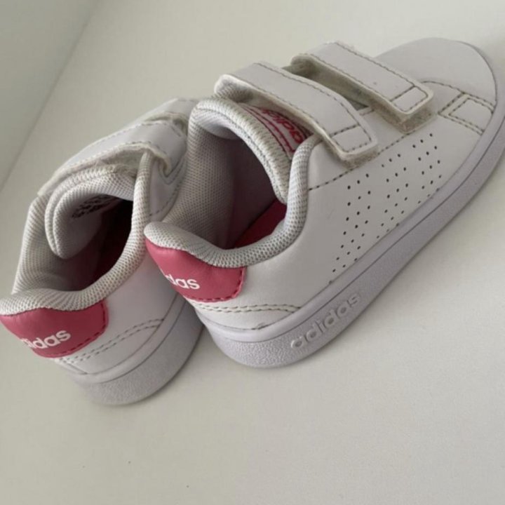 Кроссовки Адидас