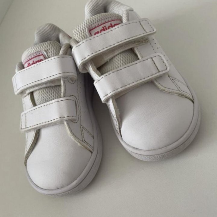 Кроссовки Адидас