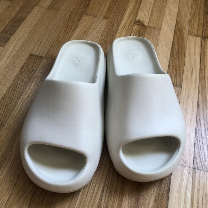 Шлепанцы Adidas Yeezy Slide 39 размер