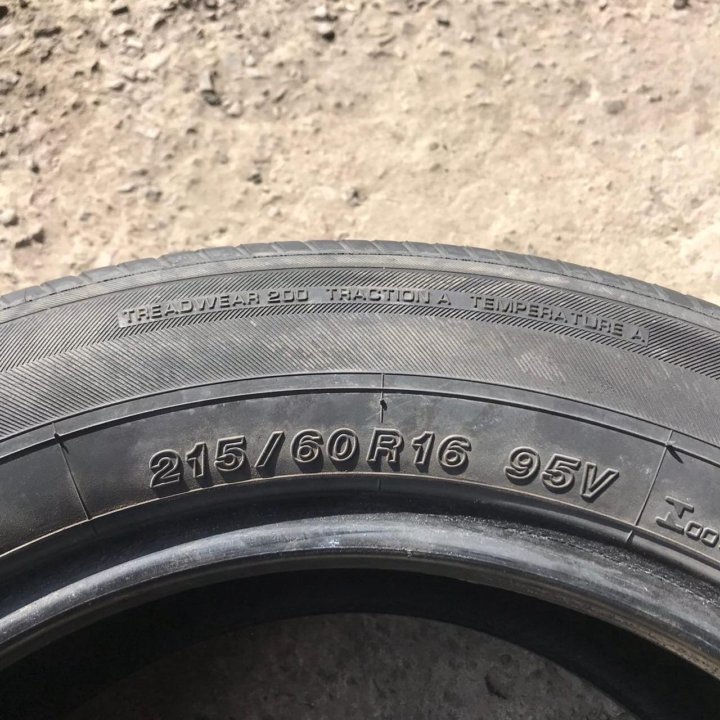 215/60R16 Yokohama Decibel E70B (Лот №4658)