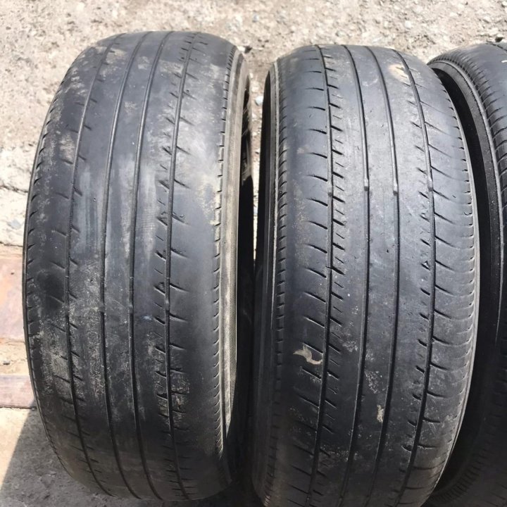 215/60R16 Yokohama Decibel E70B (Лот №4658)