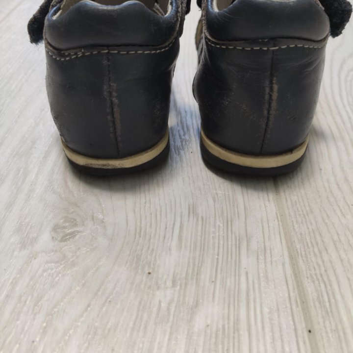 Сандали детские