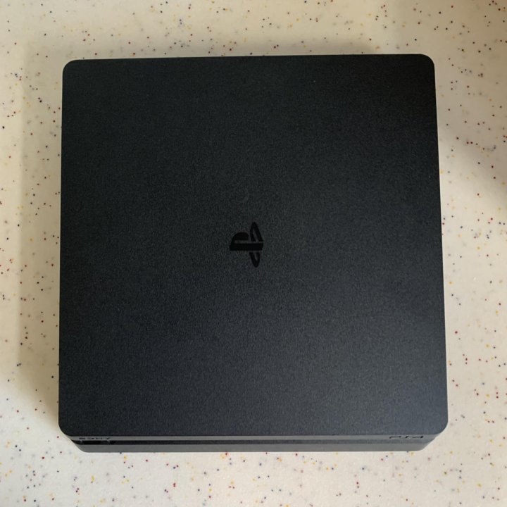 PlayStation 4 slim