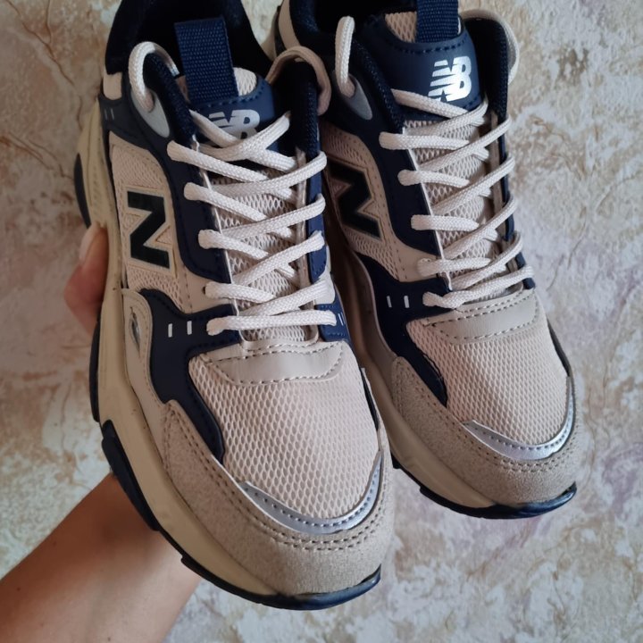 Кроссовки 37